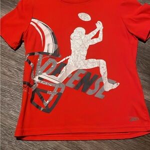Vibrant Red Short Sleeve Tee with Sporty Graphic